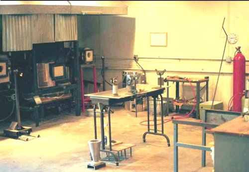 1998 image of Grapevine Art Glass, now closed