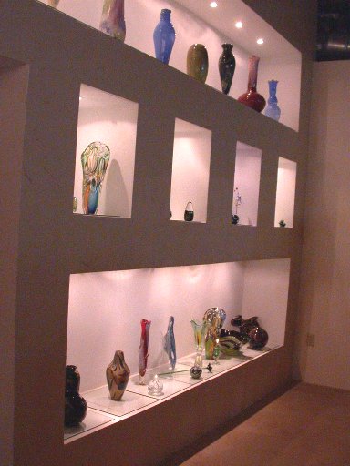 Vetro Art Glass audience display shelving